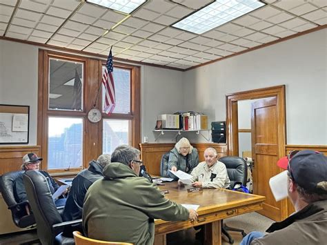 Falls City residents asked to conserve power as Commissioners .